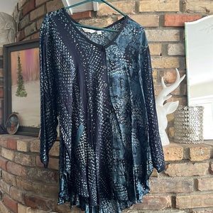 XL LYNG BUTTON UP TOP